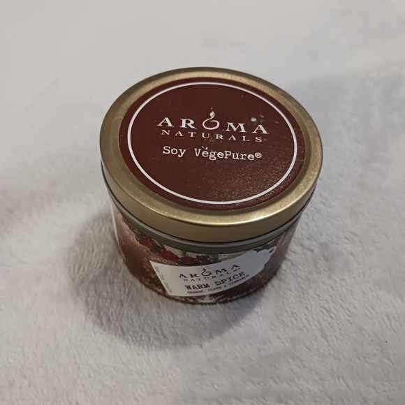 NWT!! AROMA NATURALS 2.8oz Candle - Picture 2 of 5